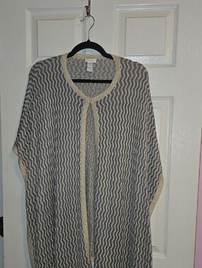 Chico's Gray and Cream Wave Knit Poncho Cardigan